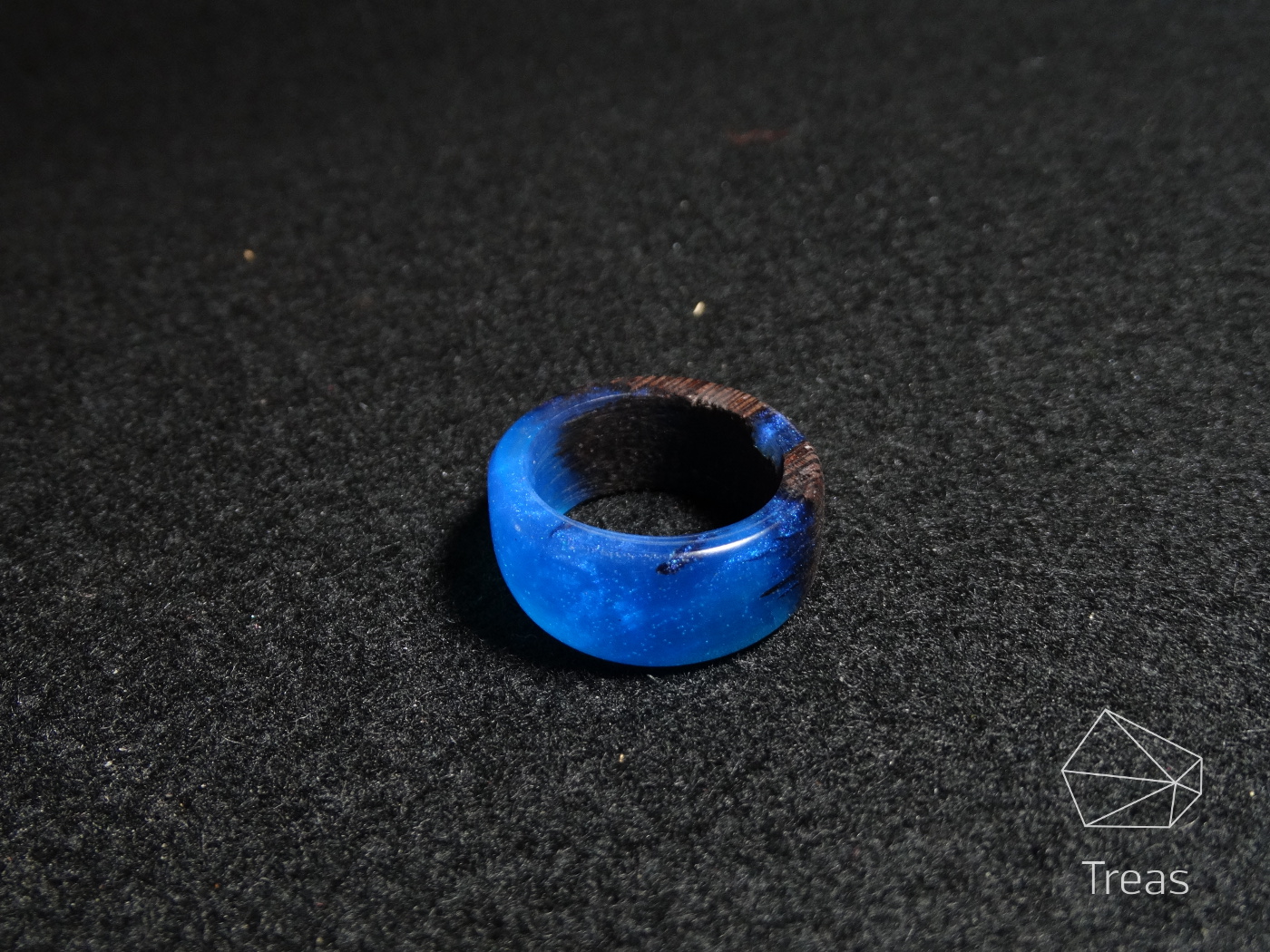 Кольцо из дерева Венге и смолы (синее)