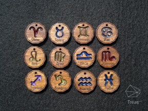 Знак зодиака Весы - медальон (кулон) из дерева и смолы