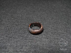 Кольцо из дерева Венге и смолы